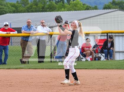 Thumbnail 1 in Farmington vs. Brookland (AAA 4A Semifinal) photogallery.