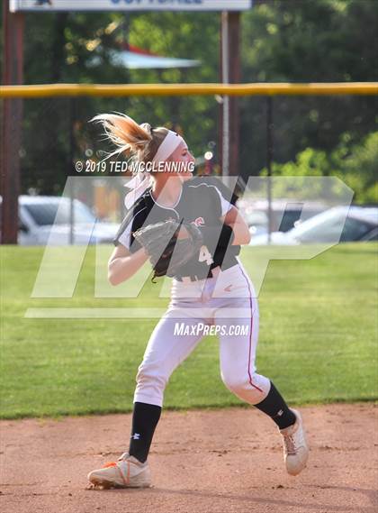 Thumbnail 2 in Farmington vs. Brookland (AAA 4A Semifinal) photogallery.