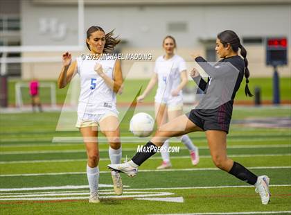 Thumbnail 3 in Hudson vs Hamshire-Fannett (HJ United Soccer Tournament) photogallery.