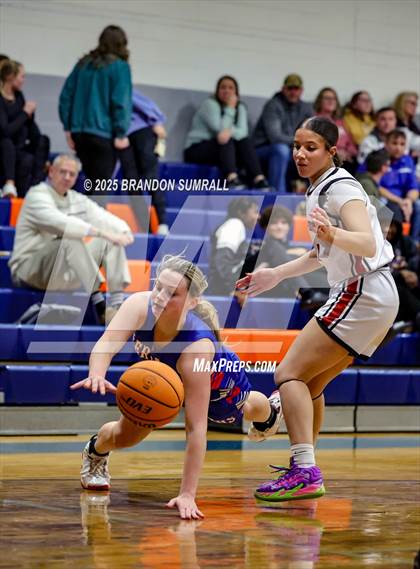 Thumbnail 2 in Maplesville vs Verbena (Chilton County Tournament Round 1) photogallery.