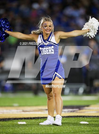 Thumbnail 1 in Gunter @ Whitesboro photogallery.
