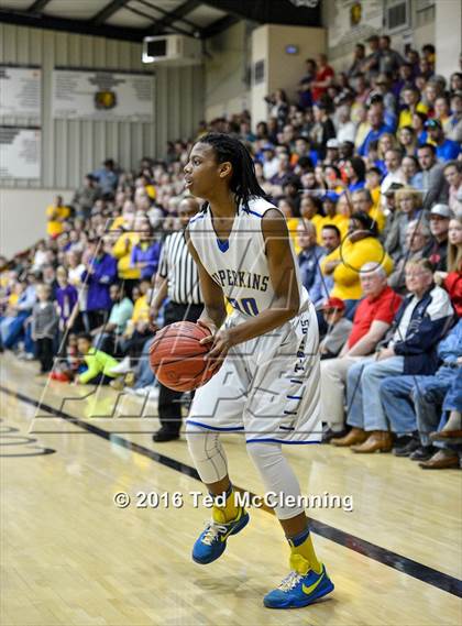 Thumbnail 3 in Guy-Perkins vs. Bay (AAA 1A Third Round Playoff) photogallery.