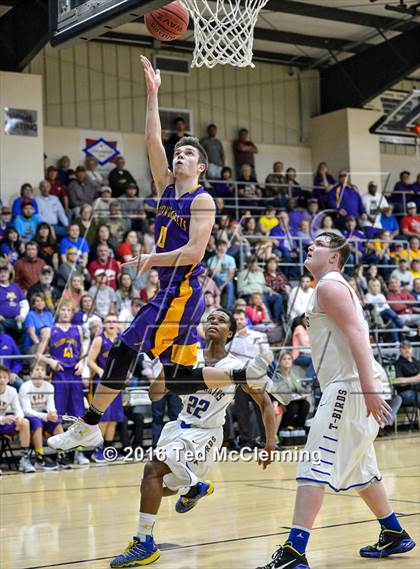 Thumbnail 2 in Guy-Perkins vs. Bay (AAA 1A Third Round Playoff) photogallery.