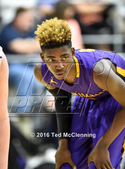 Thumbnail 3 in Guy-Perkins vs. Bay (AAA 1A Third Round Playoff) photogallery.