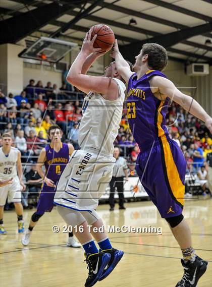 Thumbnail 2 in Guy-Perkins vs. Bay (AAA 1A Third Round Playoff) photogallery.