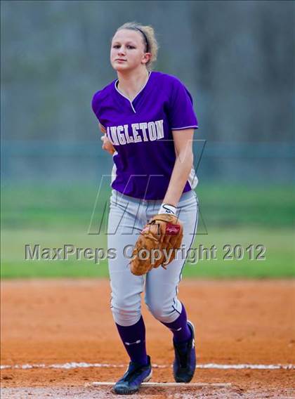 Thumbnail 3 in Alvin vs Angleton (Brazosport Classic) photogallery.