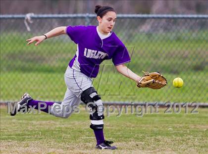 Thumbnail 2 in Alvin vs Angleton (Brazosport Classic) photogallery.