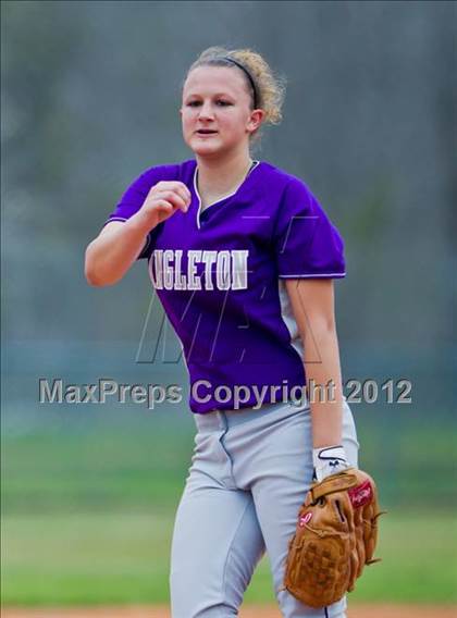 Thumbnail 3 in Alvin vs Angleton (Brazosport Classic) photogallery.