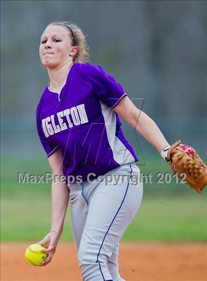 Thumbnail 3 in Alvin vs Angleton (Brazosport Classic) photogallery.