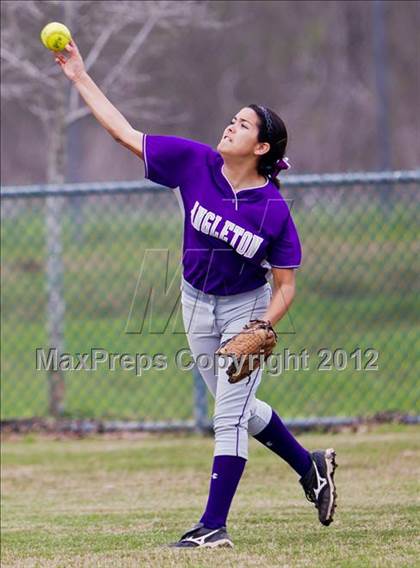 Thumbnail 3 in Alvin vs Angleton (Brazosport Classic) photogallery.