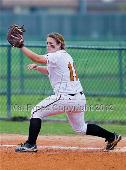 Thumbnail 3 in Alvin vs Angleton (Brazosport Classic) photogallery.
