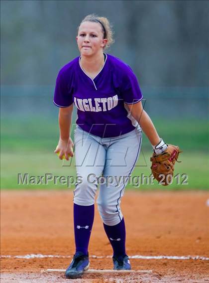 Thumbnail 1 in Alvin vs Angleton (Brazosport Classic) photogallery.
