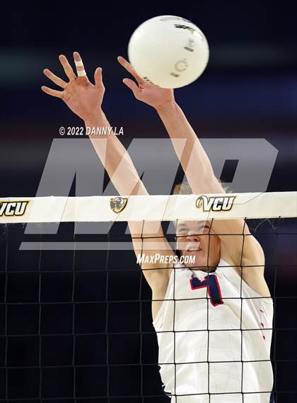 Thumbnail 2 in Patrick Henry vs. Maggie Walker (VHSL Class 4 State Final) photogallery.