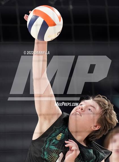 Thumbnail 3 in Patrick Henry vs. Maggie Walker (VHSL Class 4 State Final) photogallery.