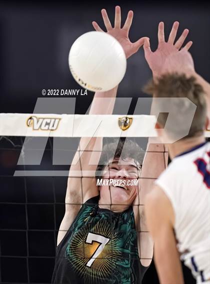 Thumbnail 1 in Patrick Henry vs. Maggie Walker (VHSL Class 4 State Final) photogallery.