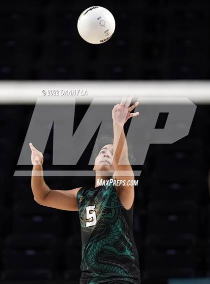 Thumbnail 3 in Patrick Henry vs. Maggie Walker (VHSL Class 4 State Final) photogallery.