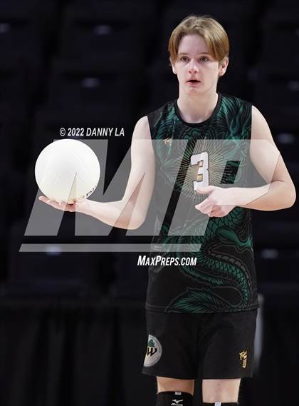 Thumbnail 2 in Patrick Henry vs. Maggie Walker (VHSL Class 4 State Final) photogallery.