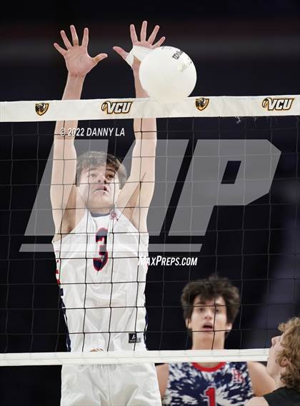 Thumbnail 3 in Patrick Henry vs. Maggie Walker (VHSL Class 4 State Final) photogallery.