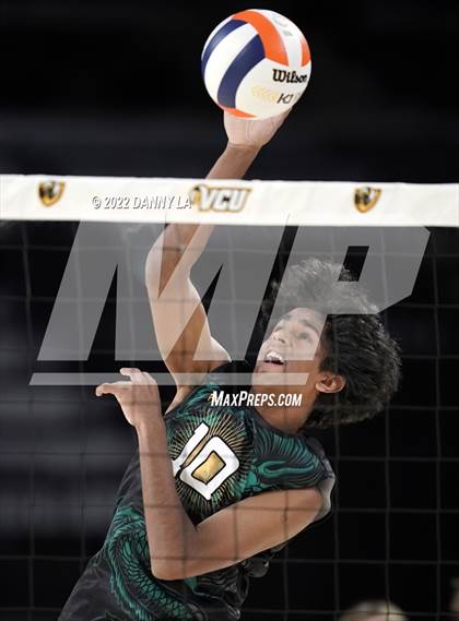 Thumbnail 1 in Patrick Henry vs. Maggie Walker (VHSL Class 4 State Final) photogallery.