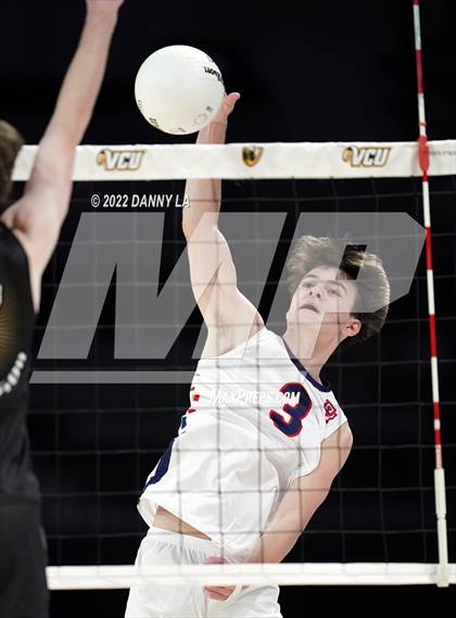 Thumbnail 3 in Patrick Henry vs. Maggie Walker (VHSL Class 4 State Final) photogallery.