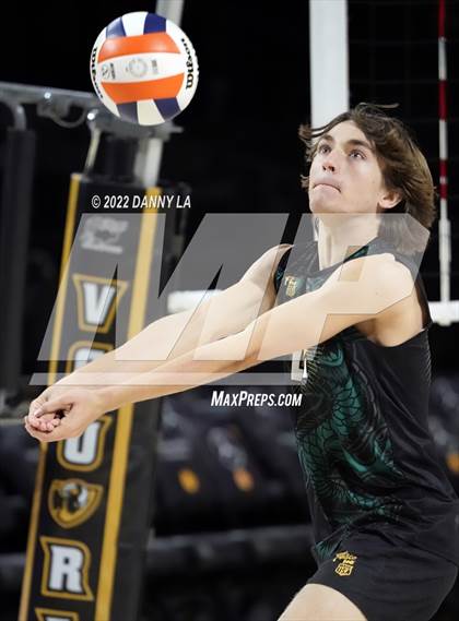 Thumbnail 3 in Patrick Henry vs. Maggie Walker (VHSL Class 4 State Final) photogallery.