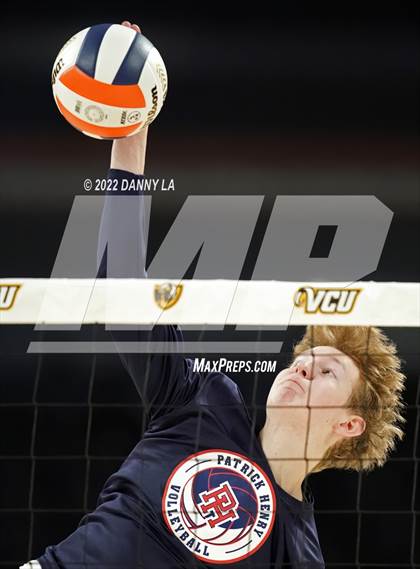 Thumbnail 1 in Patrick Henry vs. Maggie Walker (VHSL Class 4 State Final) photogallery.