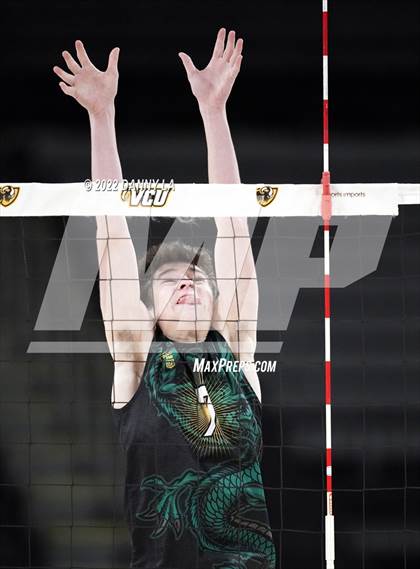Thumbnail 2 in Patrick Henry vs. Maggie Walker (VHSL Class 4 State Final) photogallery.