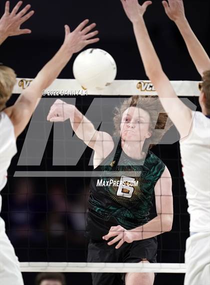 Thumbnail 2 in Patrick Henry vs. Maggie Walker (VHSL Class 4 State Final) photogallery.