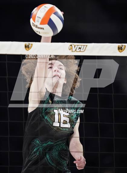 Thumbnail 2 in Patrick Henry vs. Maggie Walker (VHSL Class 4 State Final) photogallery.