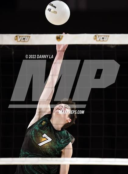 Thumbnail 2 in Patrick Henry vs. Maggie Walker (VHSL Class 4 State Final) photogallery.