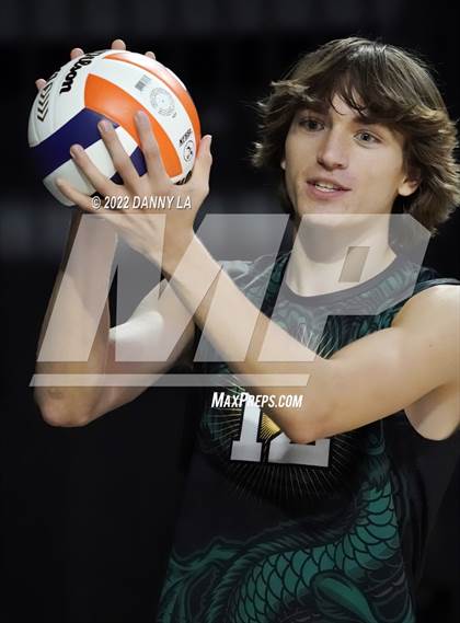 Thumbnail 2 in Patrick Henry vs. Maggie Walker (VHSL Class 4 State Final) photogallery.