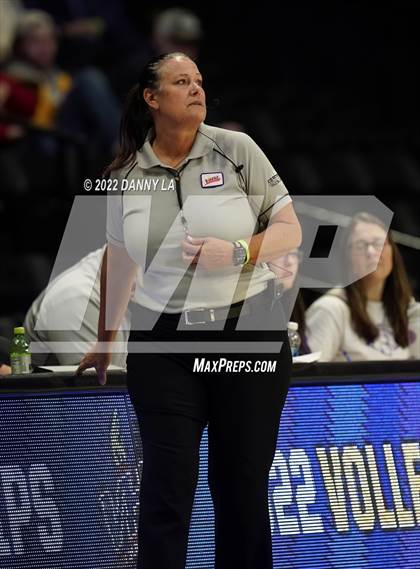 Thumbnail 2 in Patrick Henry vs. Maggie Walker (VHSL Class 4 State Final) photogallery.