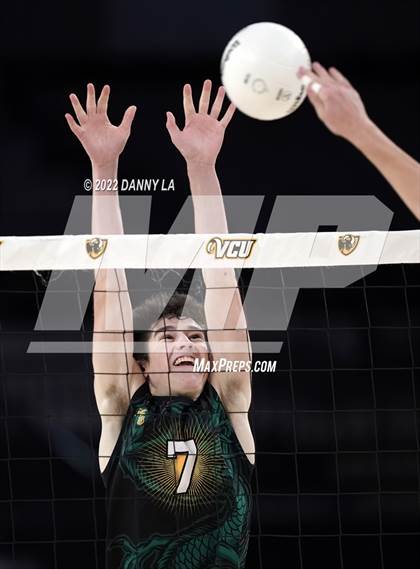 Thumbnail 2 in Patrick Henry vs. Maggie Walker (VHSL Class 4 State Final) photogallery.
