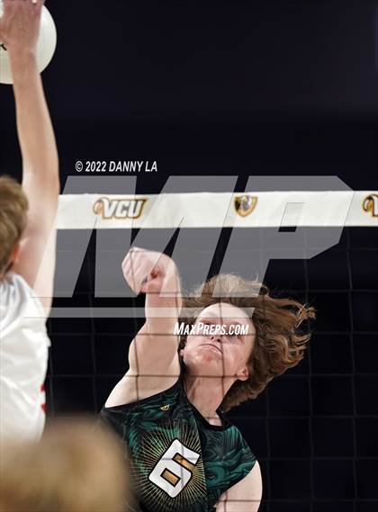 Thumbnail 2 in Patrick Henry vs. Maggie Walker (VHSL Class 4 State Final) photogallery.