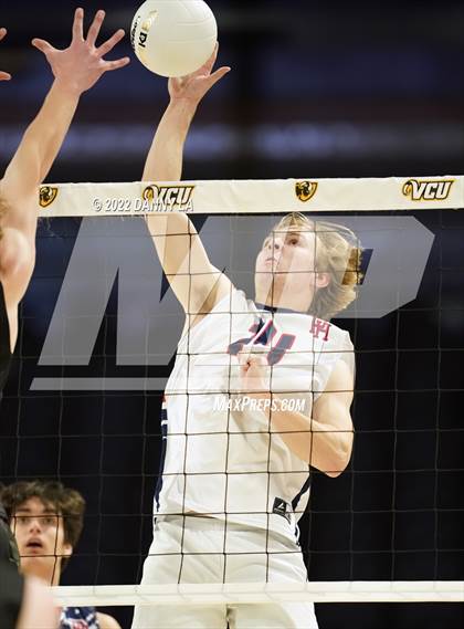 Thumbnail 1 in Patrick Henry vs. Maggie Walker (VHSL Class 4 State Final) photogallery.