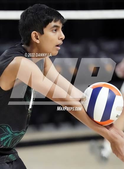 Thumbnail 3 in Patrick Henry vs. Maggie Walker (VHSL Class 4 State Final) photogallery.