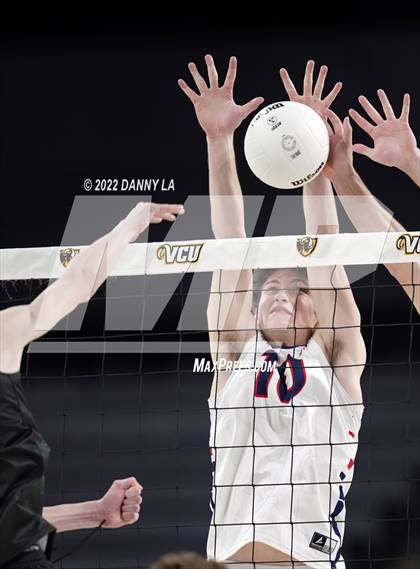 Thumbnail 2 in Patrick Henry vs. Maggie Walker (VHSL Class 4 State Final) photogallery.
