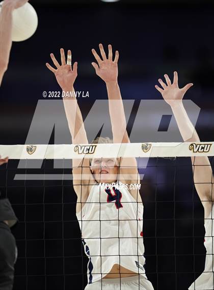 Thumbnail 2 in Patrick Henry vs. Maggie Walker (VHSL Class 4 State Final) photogallery.