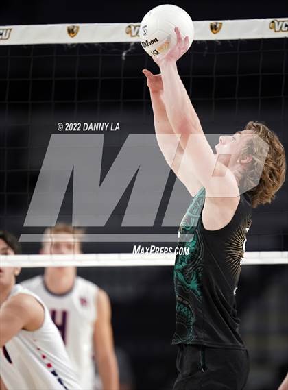 Thumbnail 2 in Patrick Henry vs. Maggie Walker (VHSL Class 4 State Final) photogallery.
