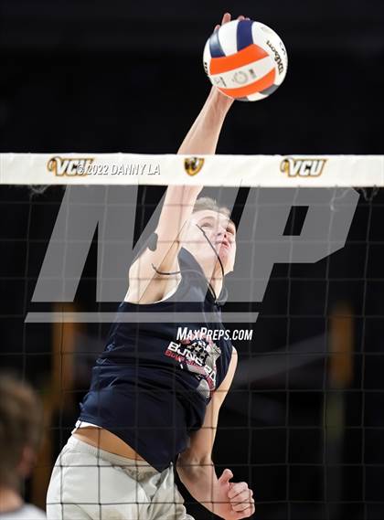 Thumbnail 1 in Patrick Henry vs. Maggie Walker (VHSL Class 4 State Final) photogallery.