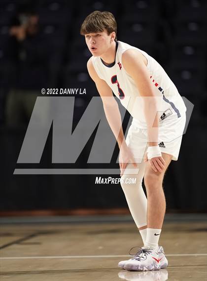 Thumbnail 3 in Patrick Henry vs. Maggie Walker (VHSL Class 4 State Final) photogallery.