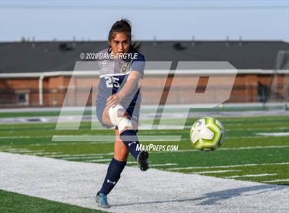 Thumbnail 3 in Hunter vs. Northridge (UHSAA 6A First Round) photogallery.