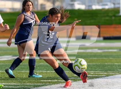 Thumbnail 3 in Hunter vs. Northridge (UHSAA 6A First Round) photogallery.