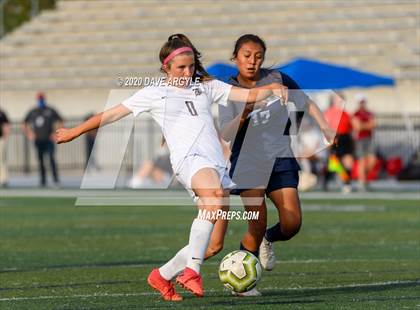 Thumbnail 3 in Hunter vs. Northridge (UHSAA 6A First Round) photogallery.