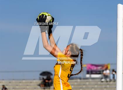Thumbnail 1 in Hunter vs. Northridge (UHSAA 6A First Round) photogallery.
