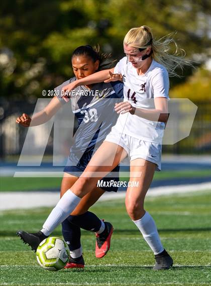 Thumbnail 2 in Hunter vs. Northridge (UHSAA 6A First Round) photogallery.