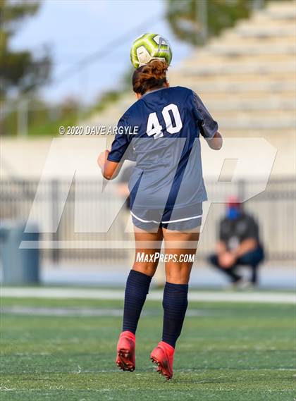 Thumbnail 3 in Hunter vs. Northridge (UHSAA 6A First Round) photogallery.