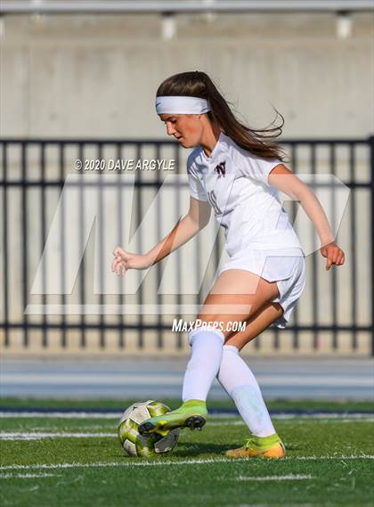 Thumbnail 1 in Hunter vs. Northridge (UHSAA 6A First Round) photogallery.