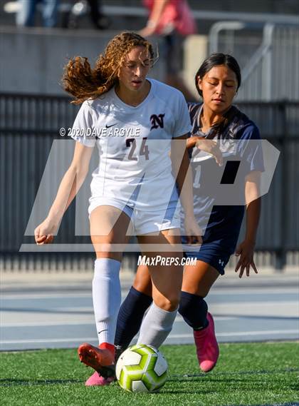 Thumbnail 3 in Hunter vs. Northridge (UHSAA 6A First Round) photogallery.