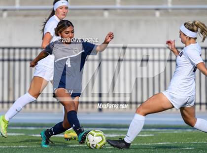 Thumbnail 2 in Hunter vs. Northridge (UHSAA 6A First Round) photogallery.